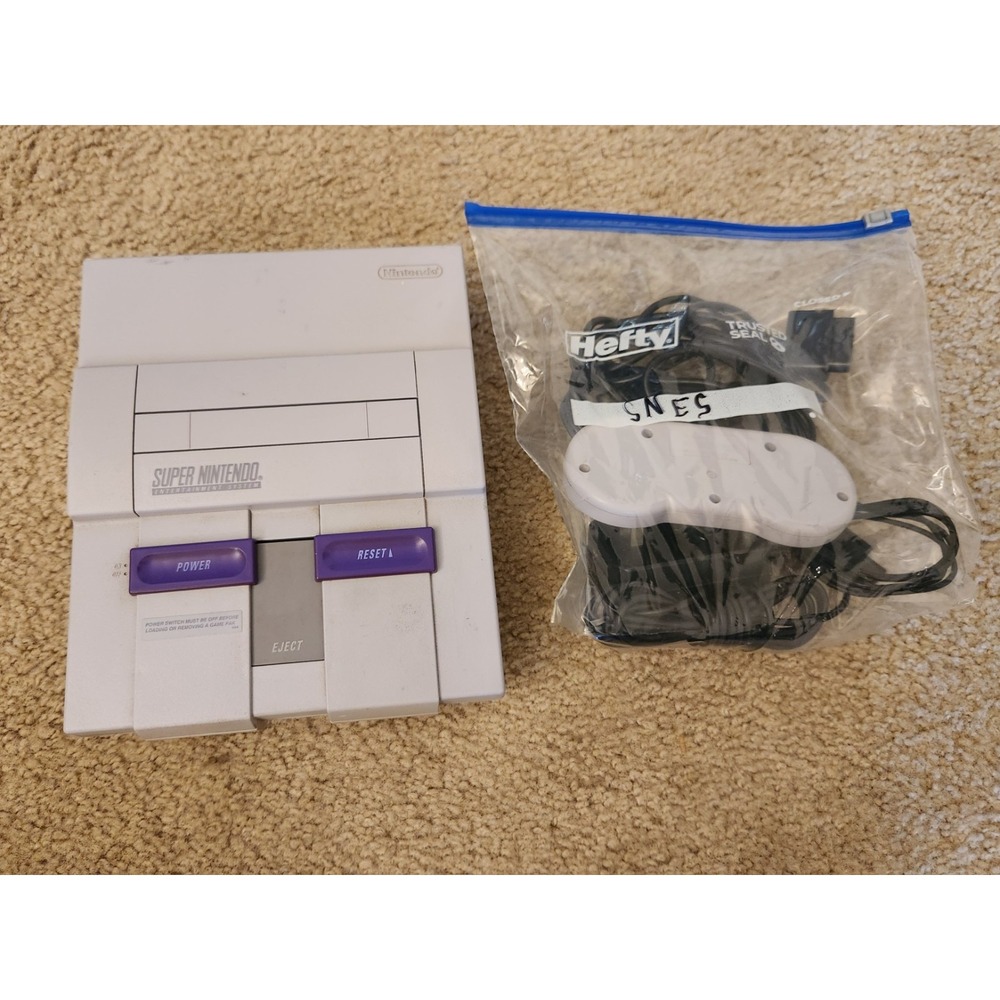 SNES System W Controller + Cords TESTED